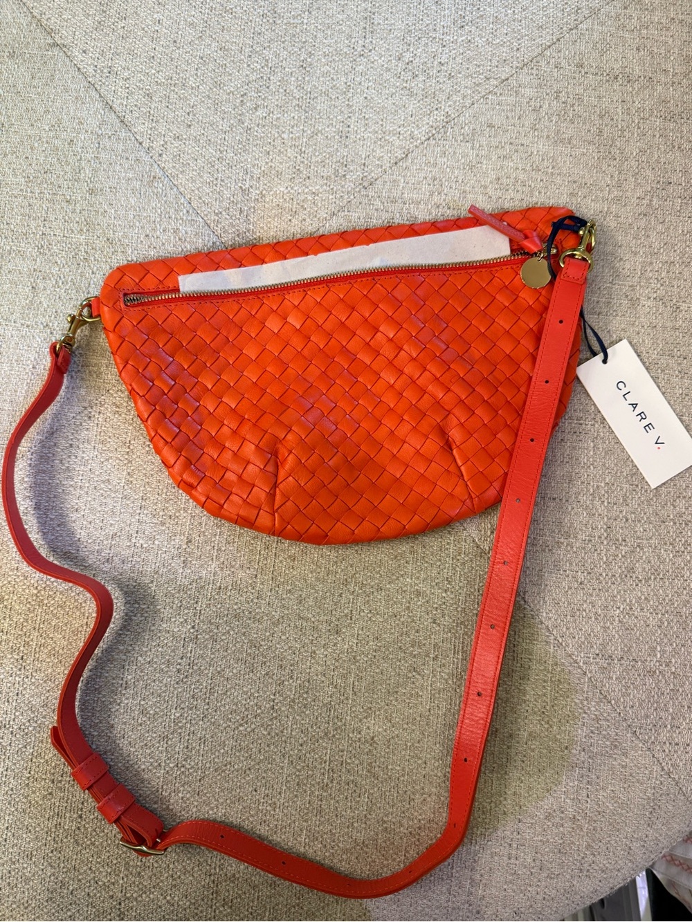 New Clare V Woven Grande Fanny Crossbody Bag - bright poppy - Picture 4 of 6